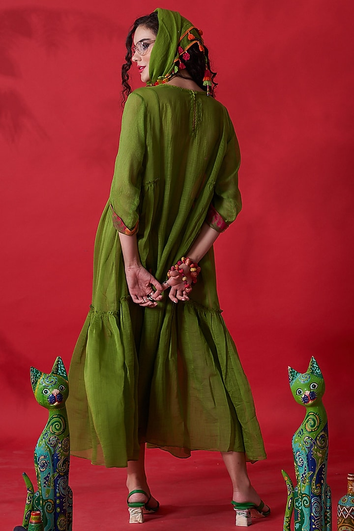 Green Chanderi Silk Stole by Capisvirleo at Pernia's Pop Up Shop