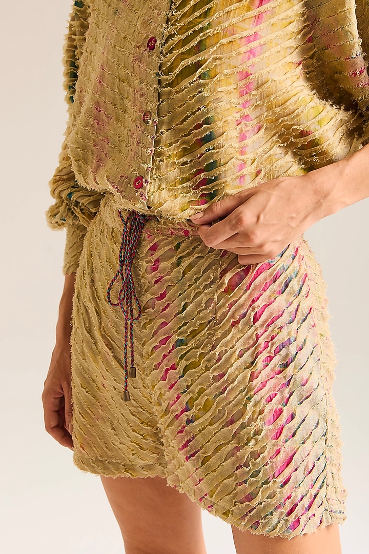 Ecru Chanderi Silk Tie-Dyed Shorts by Capisvirleo at Pernia's Pop Up Shop