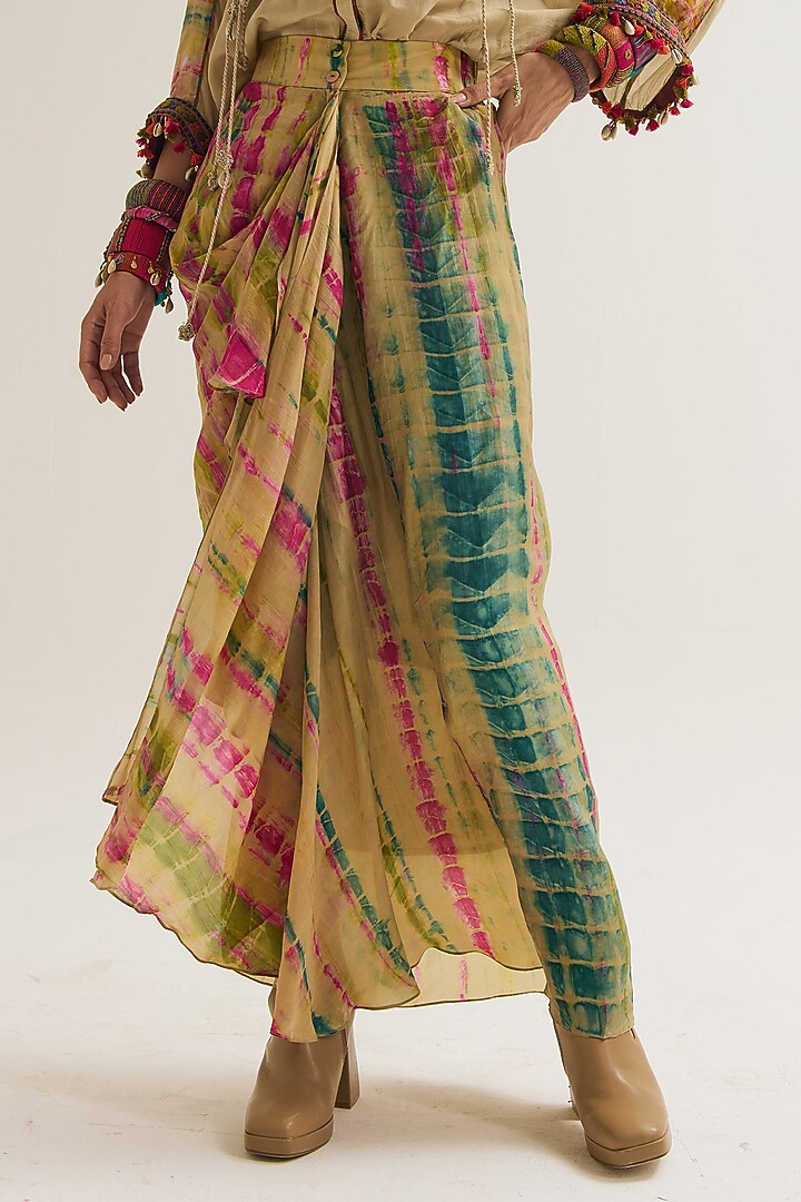 Ecru Habutai Silk & Cotton Silk Thread Work Co-Ord Set by Capisvirleo at Pernia's Pop Up Shop