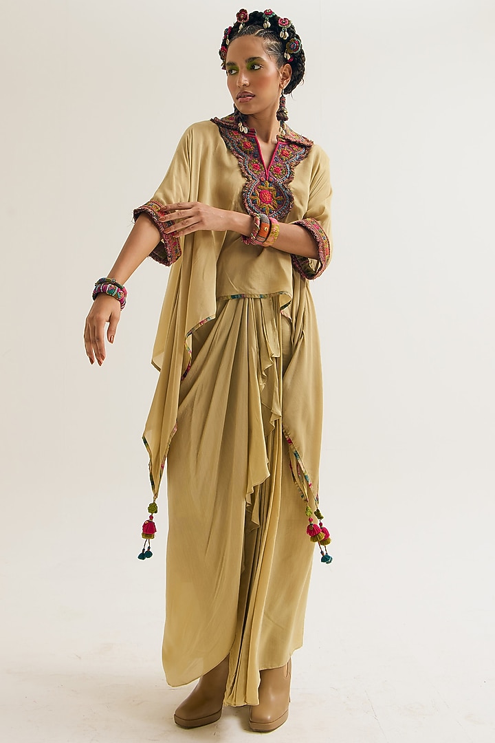 Ecru Cotton Silk Embroidered Cape Set by Capisvirleo at Pernia's Pop Up Shop