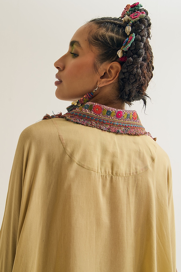 Ecru Cotton Silk Embroidered Cape Set by Capisvirleo at Pernia's Pop Up Shop