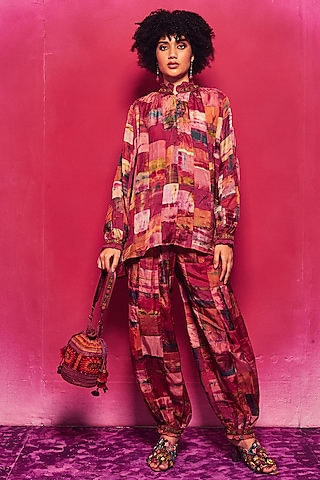 Fuchsia Silk Aari Embroidered Tie-Dyed Co-Ord Set by Capisvirleo