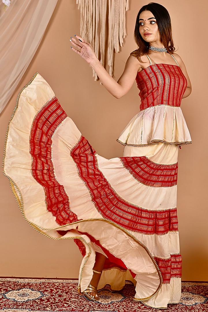 Red Embroidered Lehenga Set by Calmna at Pernia's Pop Up Shop