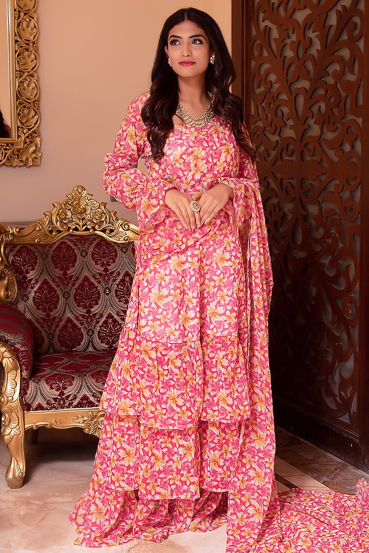 Pink Georgette Pre-Draped Printed Festive Saree Set by Calmna at Pernia's Pop Up Shop