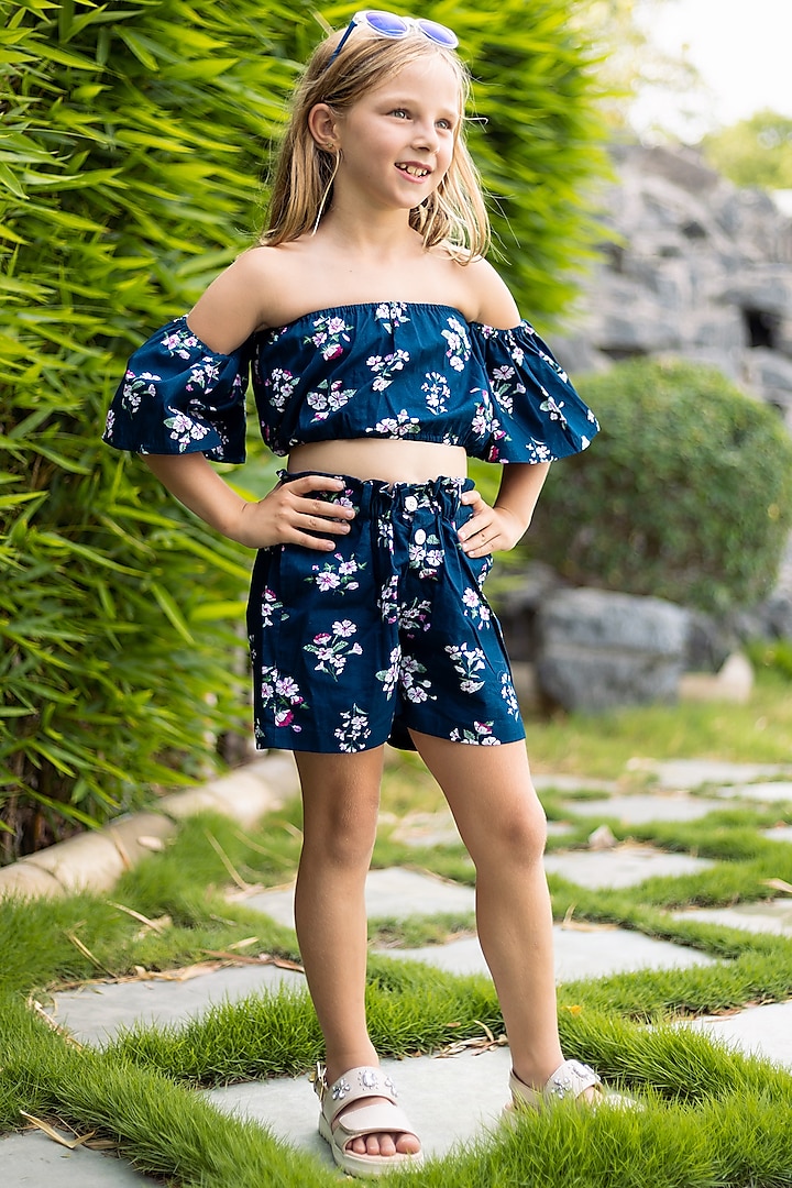 Blue Floral Printed Skirt Set For Girls by Casa Ninos