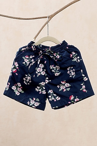 Blue Floral Printed Shorts For Boys by Casa Ninos
