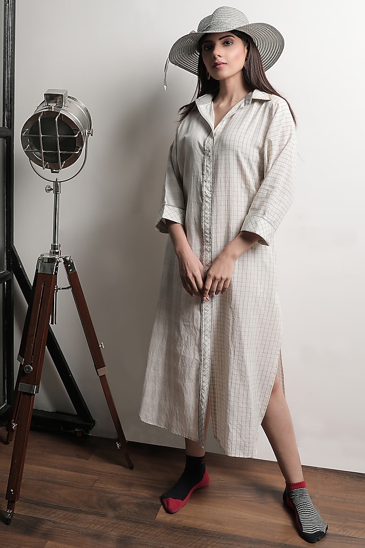 Ivory Printed Kaftan by THE WOVEN LAB