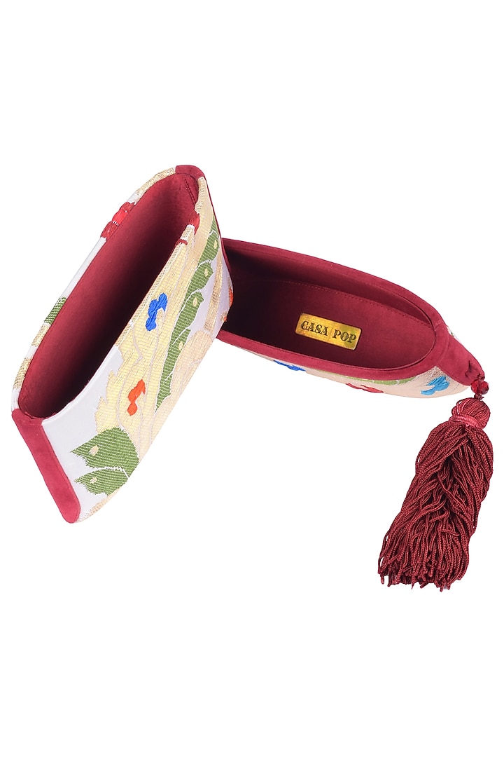 RASEEL AT CASAPOP presents White floral Pattern Hand Woven Pouch Clutch available only at Pernia's Pop Up Shop.