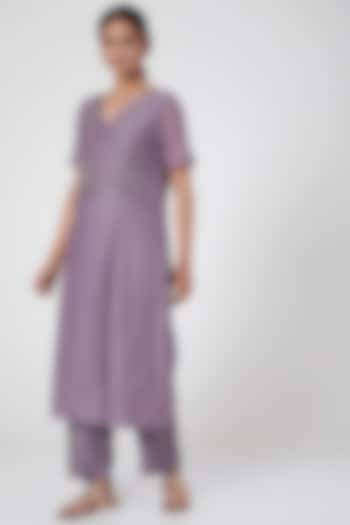 Mauve Embroidered Kurta With Pants by Chambray & Co.
