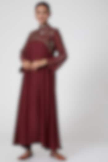 Maroon Embroidered Kurta With Pants by Chambray & Co. at Pernia's Pop Up Shop