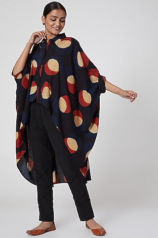 Black Circle Printed Shirt For Girls by Chambray - Kids