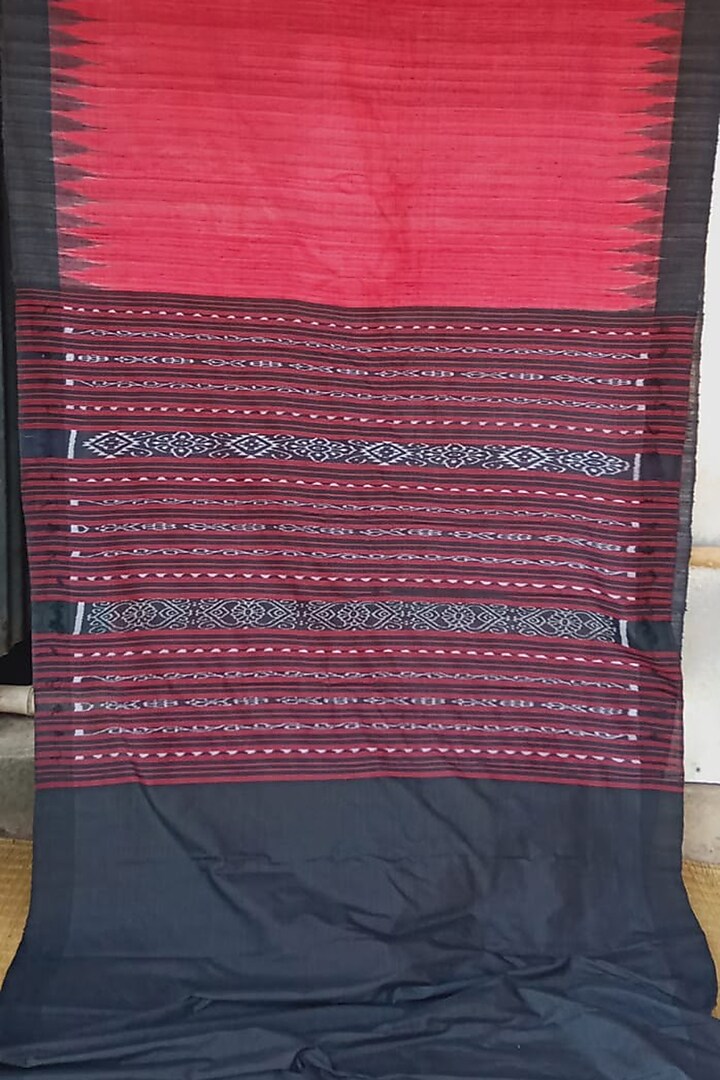 Red & Black Handwoven Tie & Dye Saree by Chatrubhuja Das (Junior)