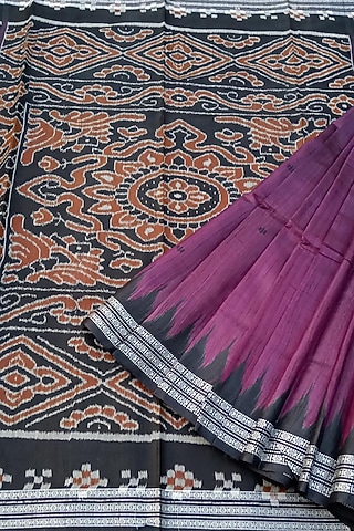 Wine Tie & Dye Handwoven Saree by Chatrubhuja Das (Junior)