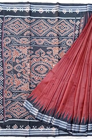 Peach Tie & Dye Handwoven Saree by Chatrubhuja Das (Junior)