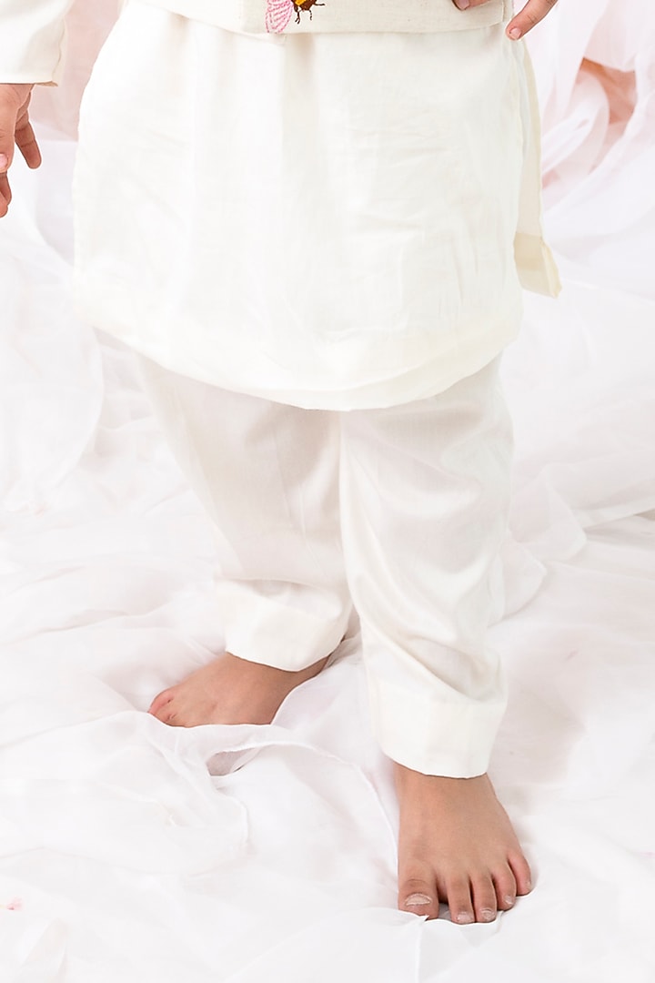 Ivory Cotton Kurta Set With Embroidered Bundi Jacket by Chotibuti at Pernia's Pop Up Shop