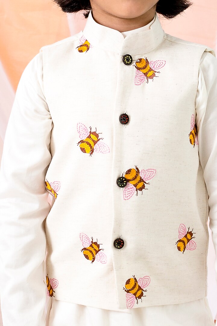 Ivory Cotton Kurta Set With Embroidered Bundi Jacket by Chotibuti at Pernia's Pop Up Shop
