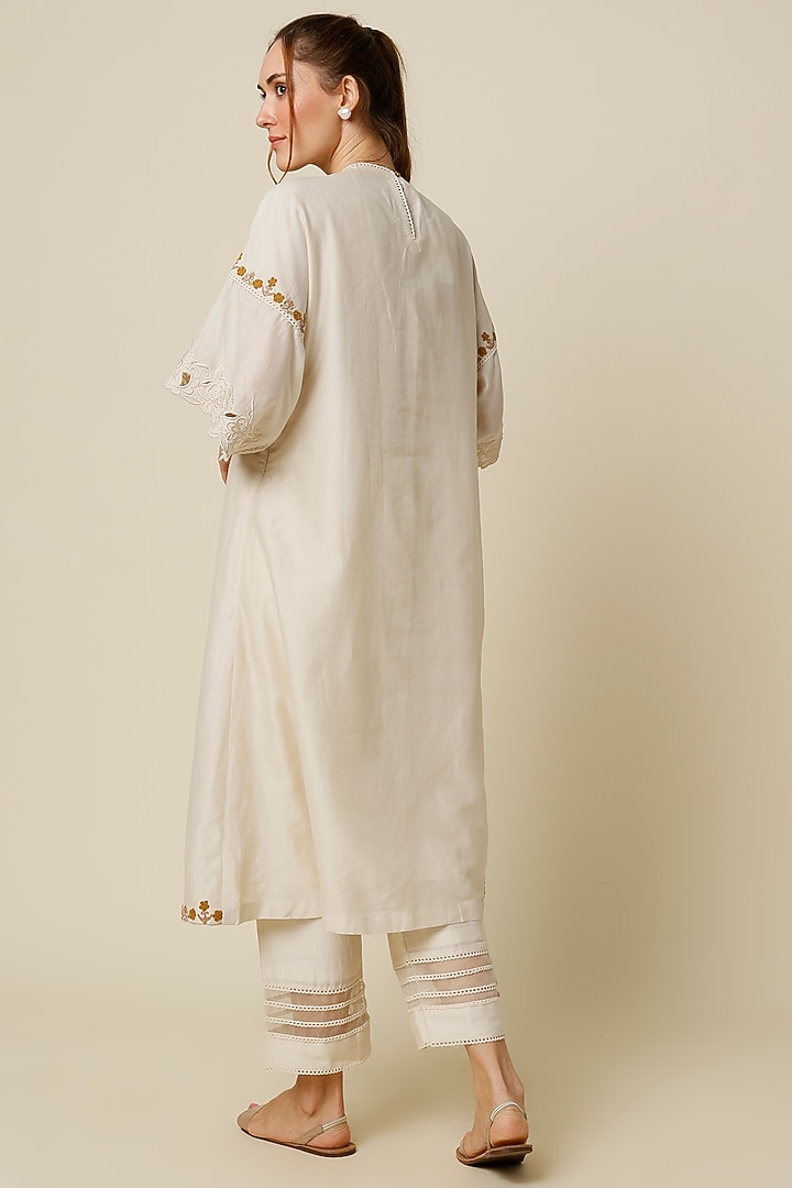 Ivory Chanderi Embroidered Kurta Set by Chandrima at Pernia's Pop Up Shop