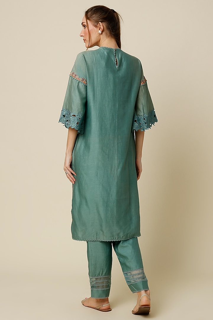 Emerald Green Embroidered Kurta Set by Chandrima at Pernia's Pop Up Shop