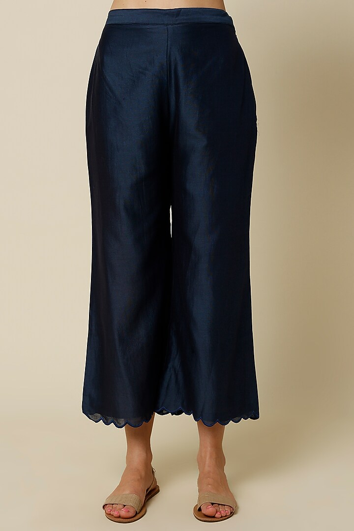 Navy Blue Embroidered Kurta Set by Chandrima at Pernia's Pop Up Shop