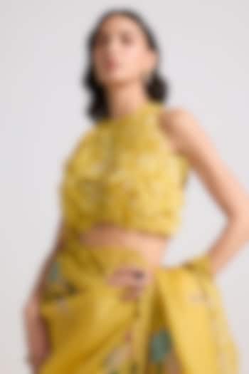 Unique Look 3D Floral Applique Top Unique Look 3D Floral Applique Top