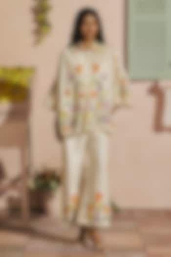 Ivory Chanderi Floral Thread Work Straight Pants by Chandrima at Pernia's Pop Up Shop