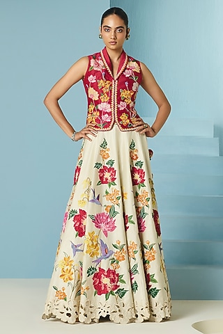 Ivory Chanderi Thread & Applique Work Lehenga by Chandrima