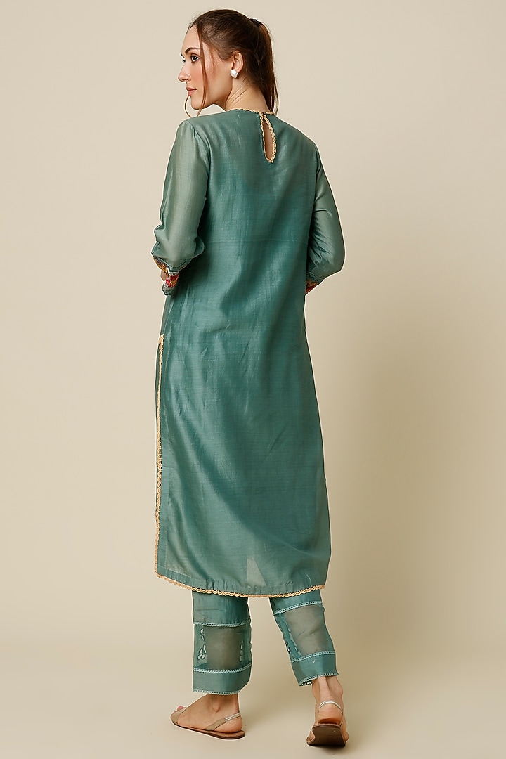 Emerald Green Hand Embroidered Kurta set by Chandrima at Pernia's Pop Up Shop