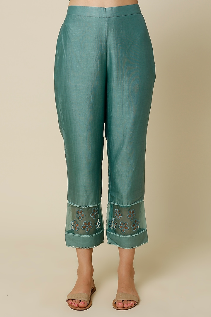 Emerald Green Hand Embroidered Kurta set by Chandrima at Pernia's Pop Up Shop