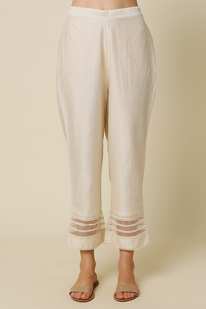 Ivory Hand Embroidered Kurta set by Chandrima at Pernia's Pop Up Shop