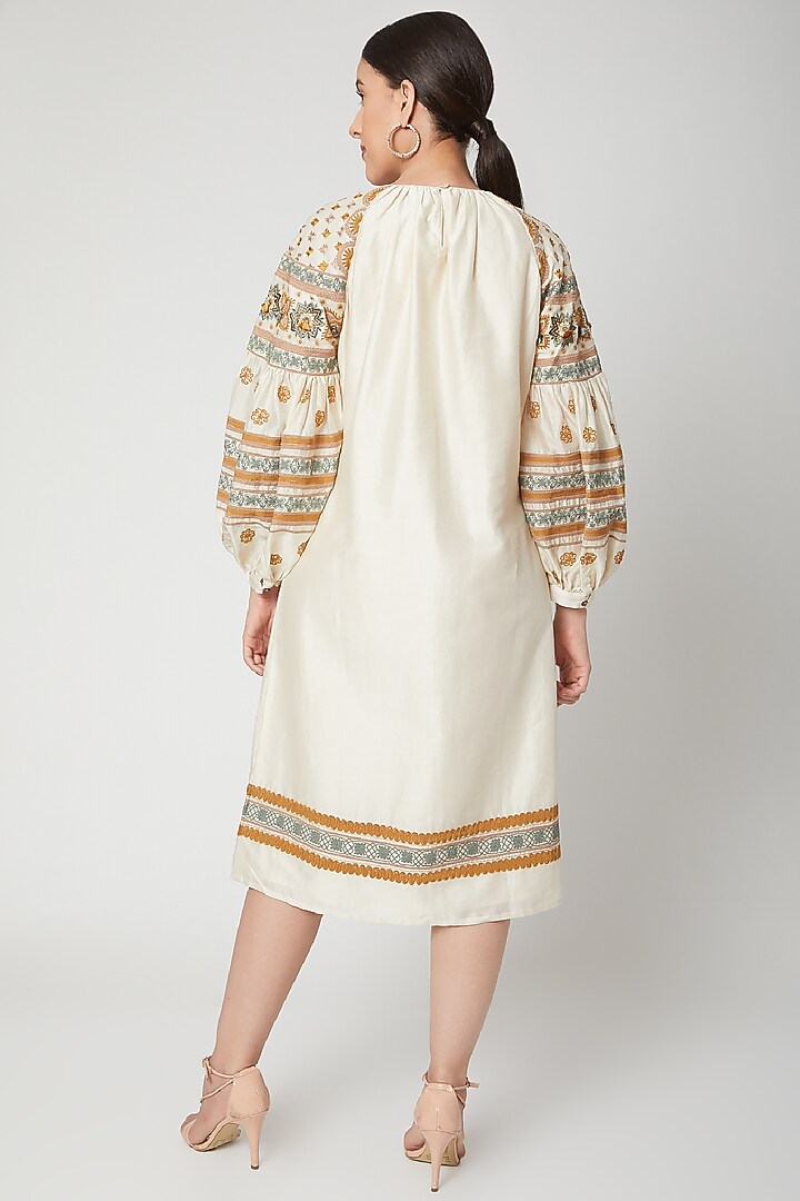 Ivory Embroidered Kurta Vacation Dress by Chandrima at Pernia's Pop Up Shop