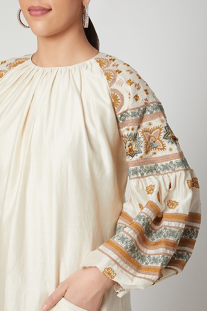 Ivory Embroidered Kurta Vacation Dress by Chandrima at Pernia's Pop Up Shop