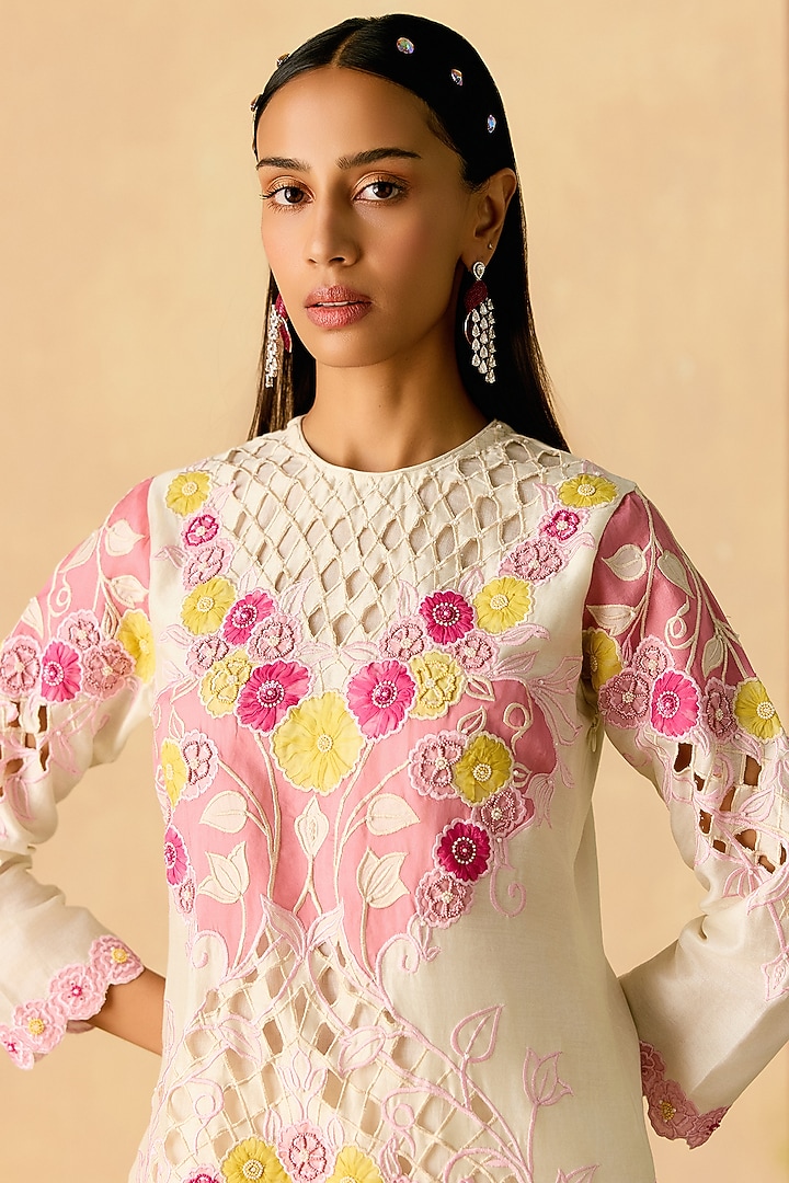 Ivory & Pink Chanderi Applique Work Kurta Set by Chandrima at Pernia's Pop Up Shop