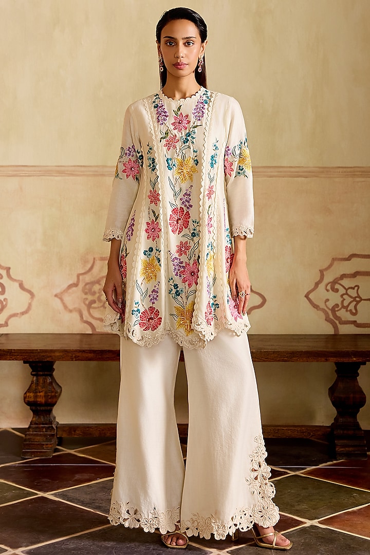 Ivory Chanderi Mosaic Thread Work Short Kurta Set by Chandrima at Pernia's Pop Up Shop