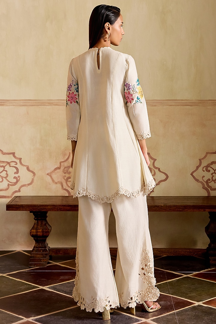 Ivory Chanderi Mosaic Thread Work Short Kurta Set by Chandrima at Pernia's Pop Up Shop
