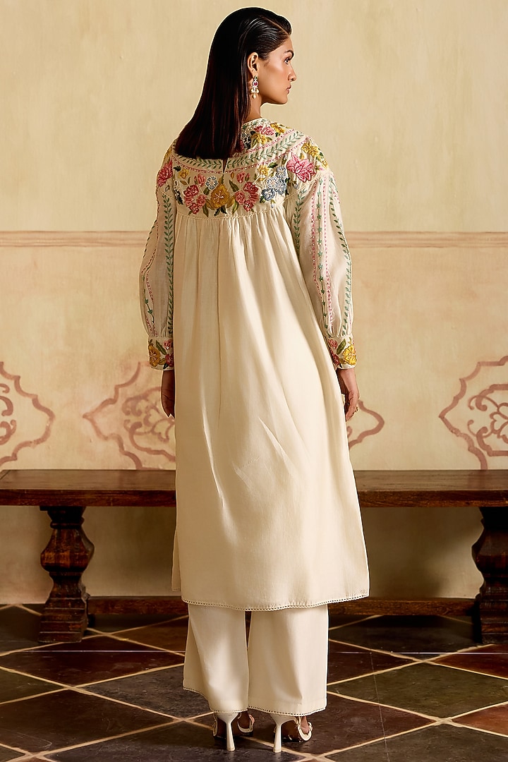 Ivory Chanderi Floral Thread Work Kurta Set by Chandrima at Pernia's Pop Up Shop