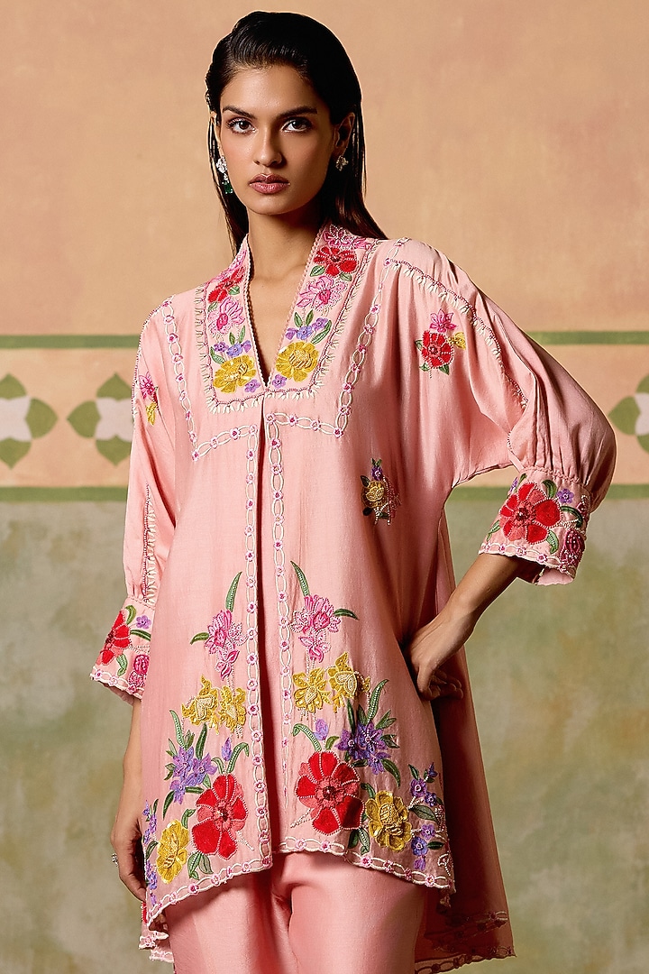 Rose Pink Chanderi Thread Work Short Kurta Set by Chandrima at Pernia's Pop Up Shop