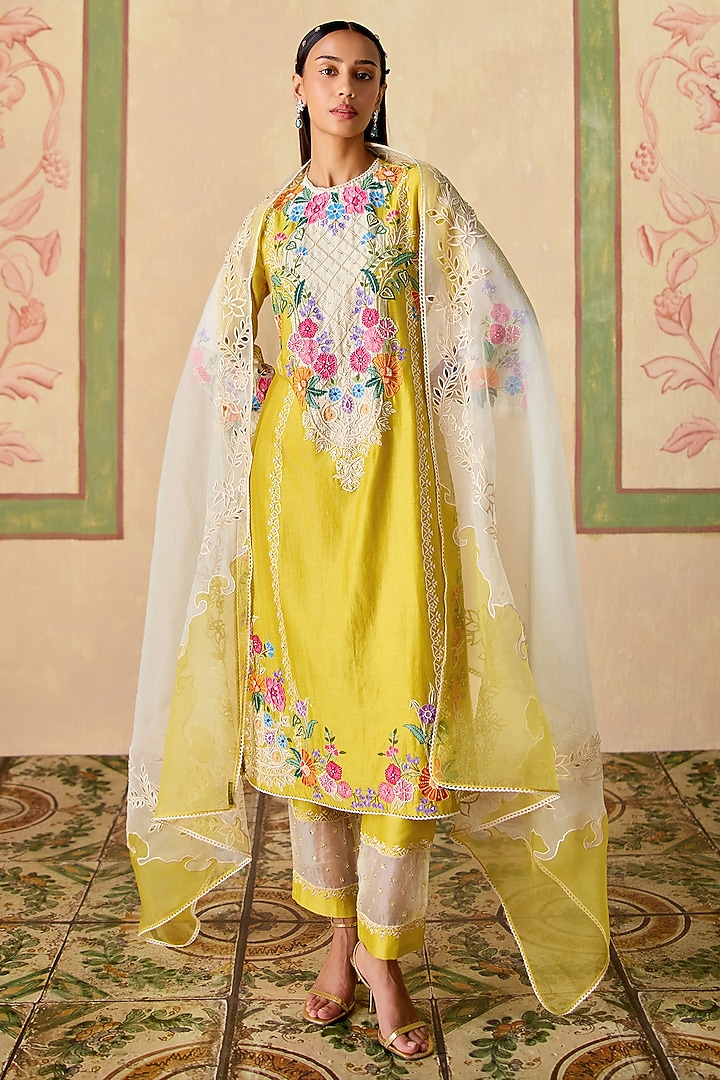 Yellow Chanderi Thread Work Kurta Set by Chandrima at Pernia's Pop Up Shop