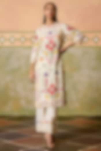 Ivory Chanderi Floral Thread Work Kurta Set by Chandrima at Pernia's Pop Up Shop