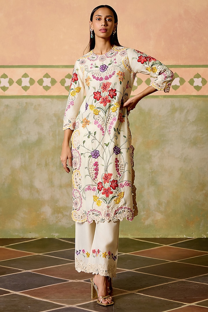 Ivory Chanderi Floral Thread Work Kurta Set by Chandrima at Pernia's Pop Up Shop