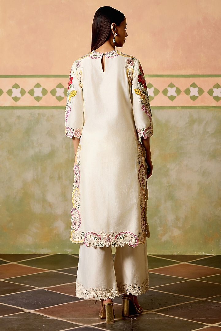 Ivory Chanderi Floral Thread Work Kurta Set by Chandrima at Pernia's Pop Up Shop