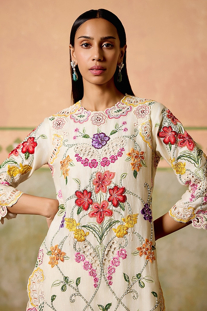 Ivory Chanderi Floral Thread Work Kurta Set by Chandrima at Pernia's Pop Up Shop
