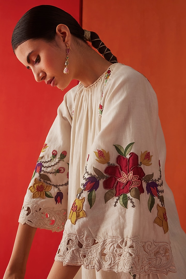 Ivory Chanderi Embroidered Kurta Set by Chandrima at Pernia's Pop Up Shop