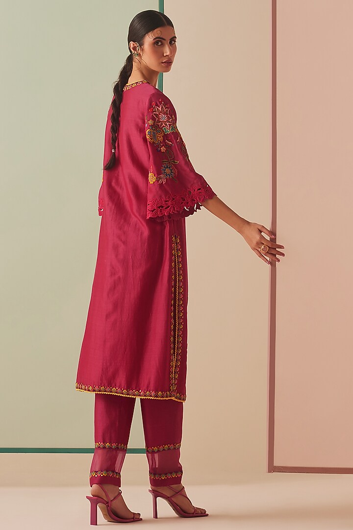 Fuchsia Chanderi Embroidered Kurta Set by Chandrima at Pernia's Pop Up Shop