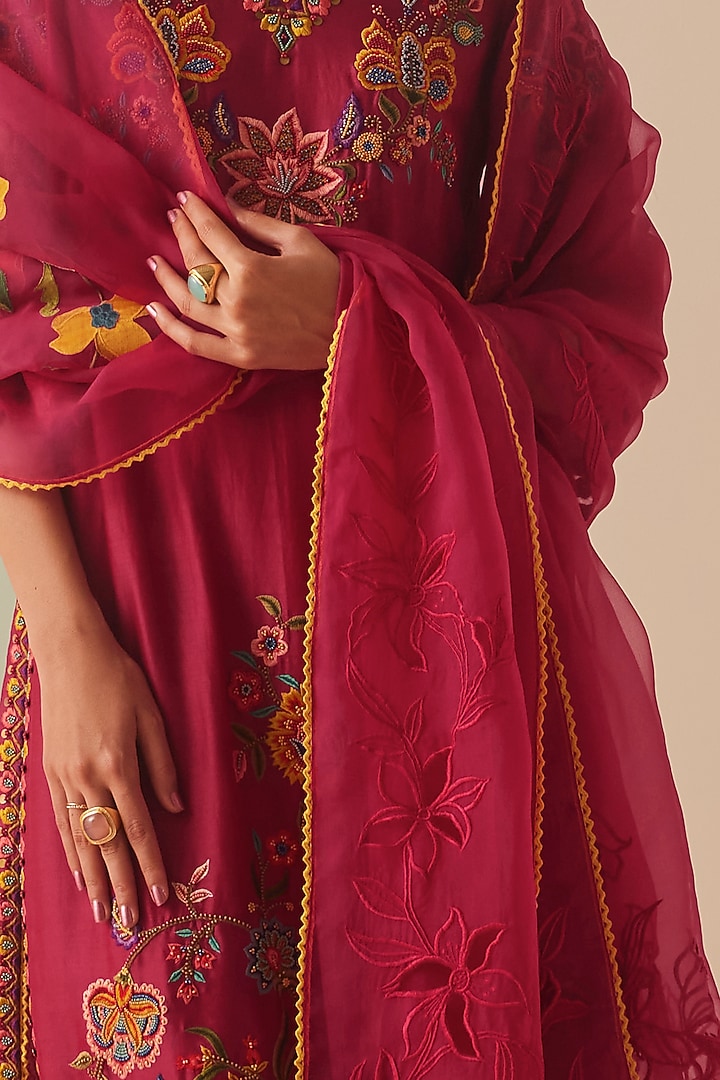 Fuchsia Silk Organza Embroidered Dupatta by Chandrima at Pernia's Pop Up Shop