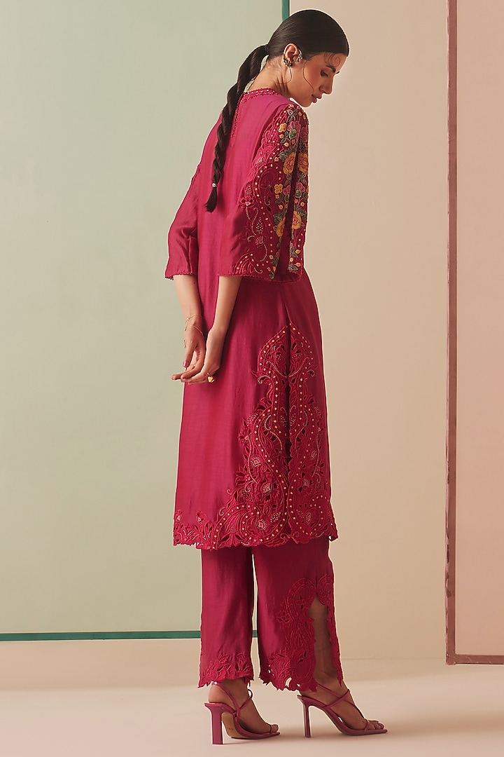 Fuchsia Chanderi Embroidered Kurta Set by Chandrima at Pernia's Pop Up Shop