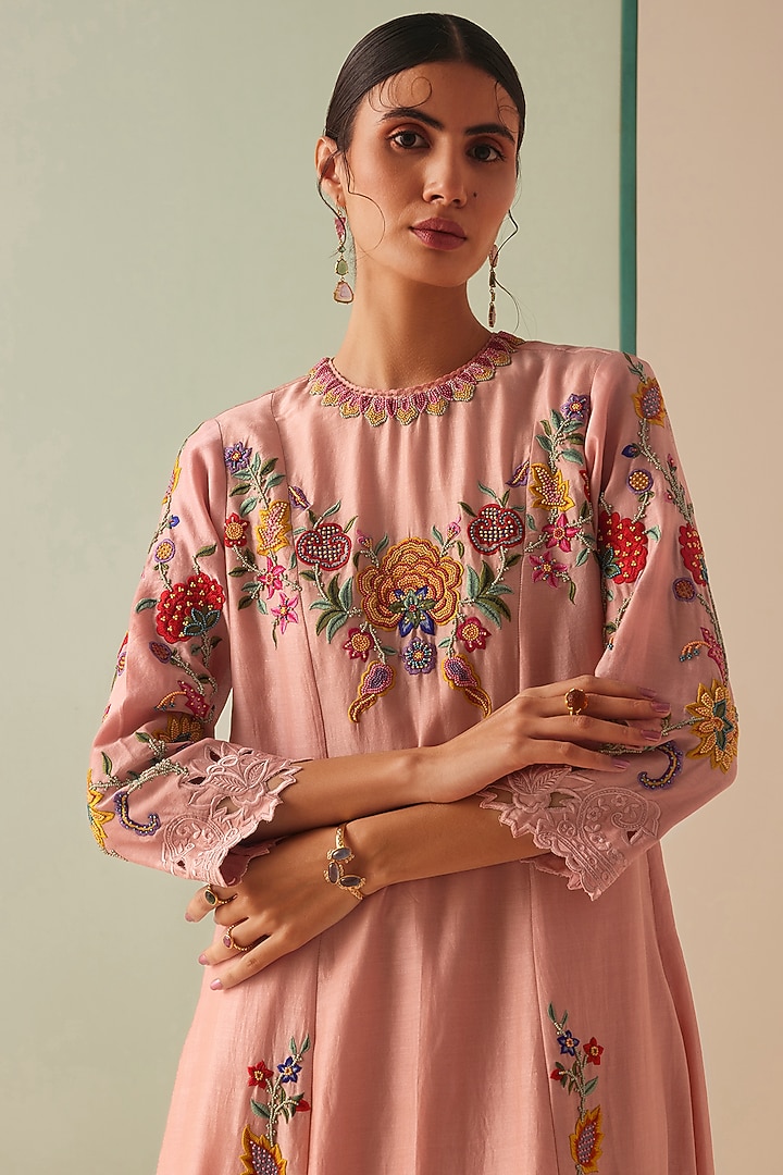 Old Rose Chanderi Embroidered Kurta Set by Chandrima at Pernia's Pop Up Shop
