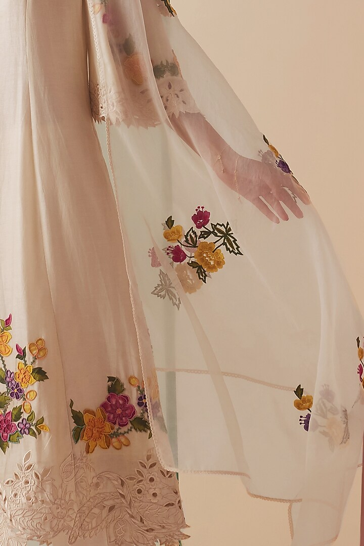 Ivory Silk Organza Embroidered Dupatta by Chandrima at Pernia's Pop Up Shop