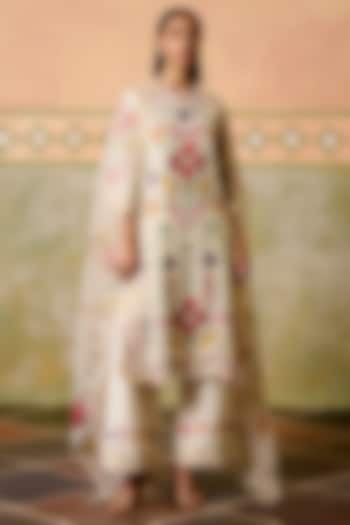 Ivory Silk Organza Floral Printed Dupatta by Chandrima at Pernia's Pop Up Shop