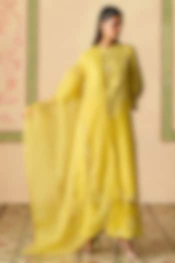 Yellow Silk Organza Cutwork Embroidered Dupatta by Chandrima at Pernia's Pop Up Shop