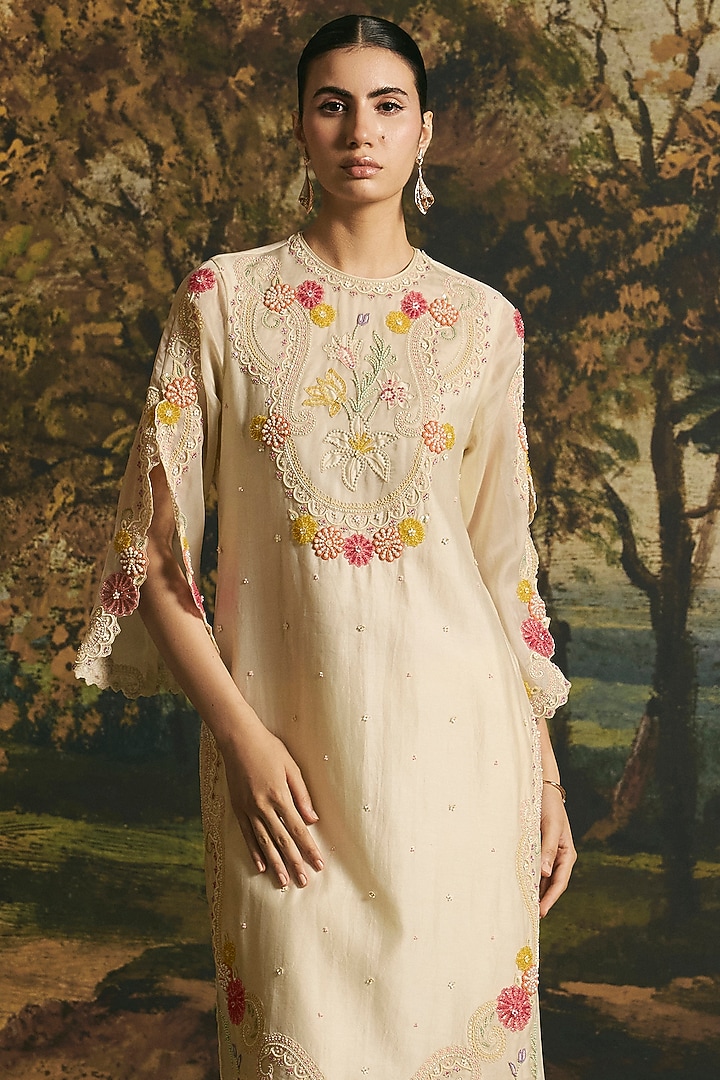 Ivory Silk Organza & Chanderi Floral Work Kurta Set by Chandrima at Pernia's Pop Up Shop